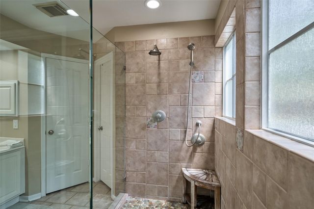 18 Glade Bank Place, The Woodlands, TX 77382