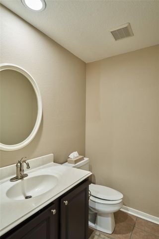 18 Glade Bank Place, The Woodlands, TX 77382