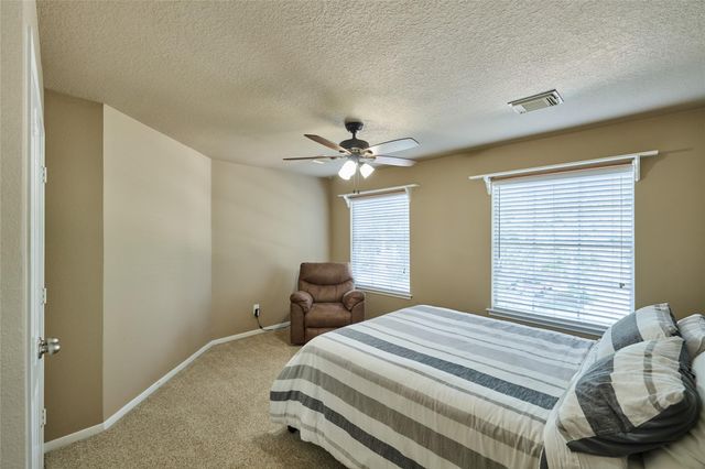 18 Glade Bank Place, The Woodlands, TX 77382