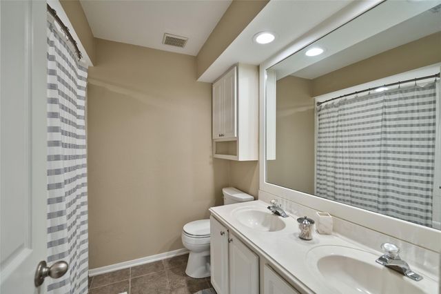 18 Glade Bank Place, The Woodlands, TX 77382