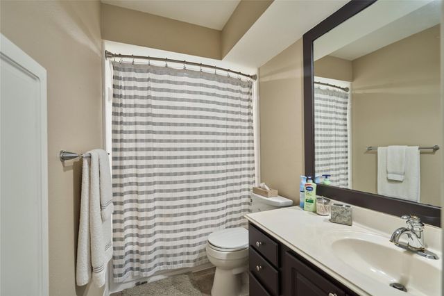18 Glade Bank Place, The Woodlands, TX 77382