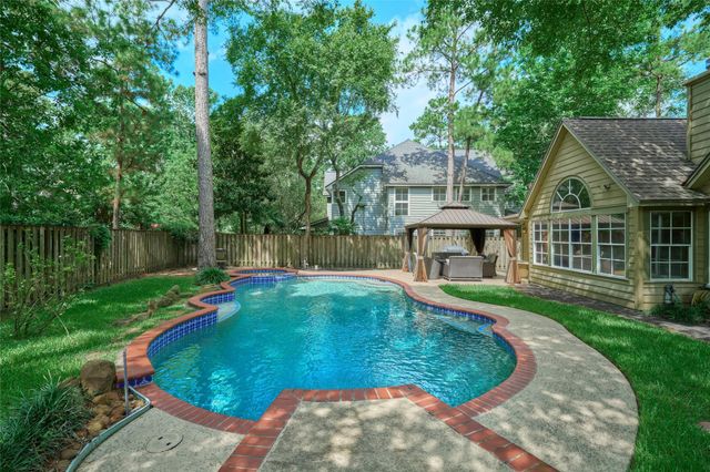 18 Glade Bank Place, The Woodlands, TX 77382