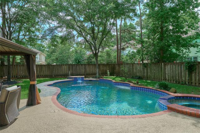 18 Glade Bank Place, The Woodlands, TX 77382