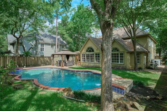 18 Glade Bank Place, The Woodlands, TX 77382