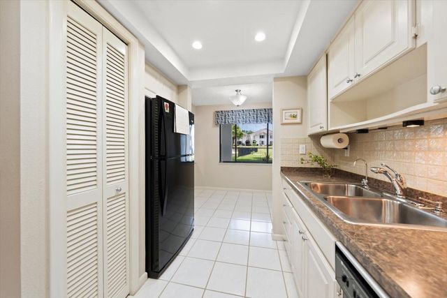 498 LAKEVIEW DRIVE 44, Palm Harbor, FL 34683