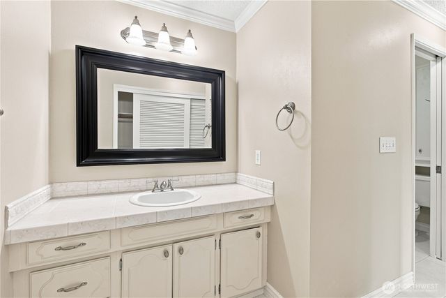 32125 27th Avenue SW, Federal Way, WA 98023