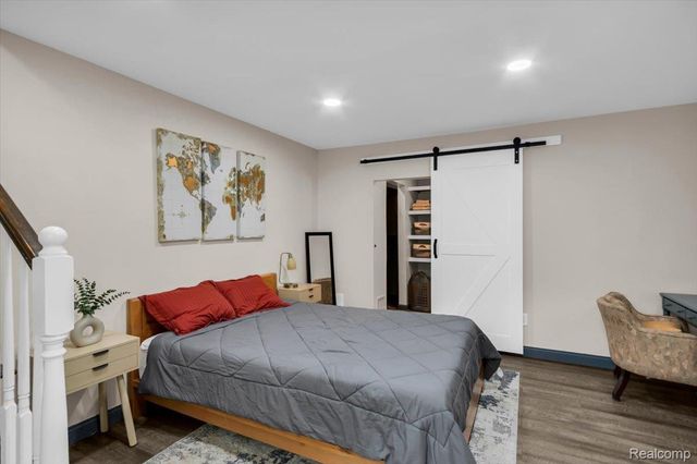 476 Touraine Road, Grosse Pointe Farms, MI 48236