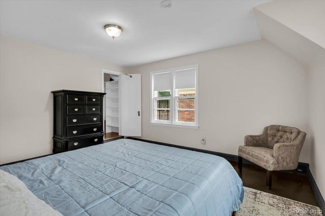 476 Touraine Road, Grosse Pointe Farms, MI 48236