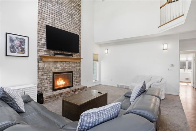 6 Shadow Creek, Penfield, NY 14526