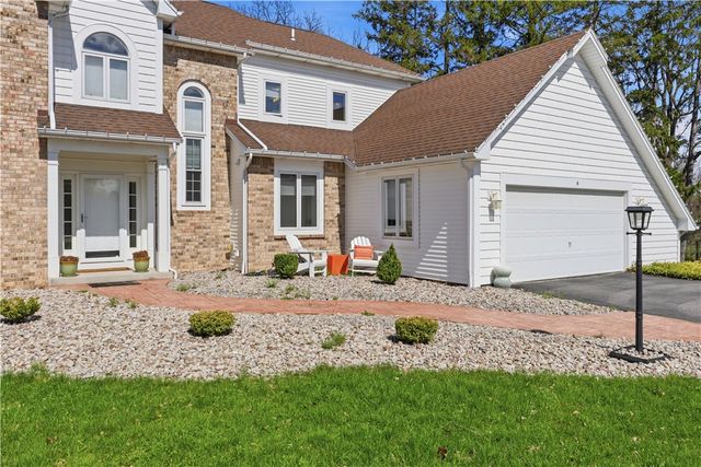 6 Shadow Creek, Penfield, NY 14526