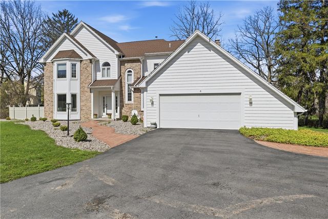 6 Shadow Creek, Penfield, NY 14526