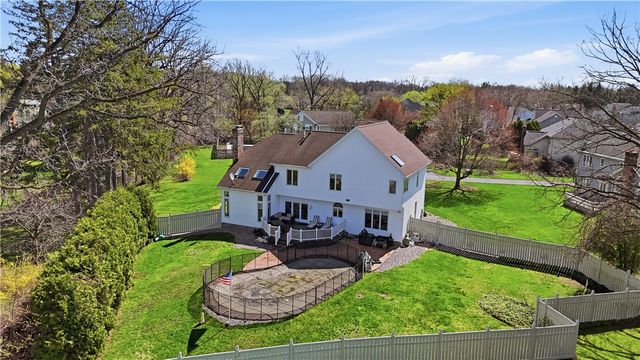 6 Shadow Creek, Penfield, NY 14526