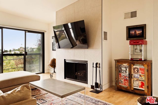 303 Mavis Drive, Los Angeles, CA 90065