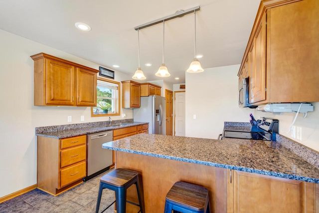 332 Sandridge Trail, Sun Prairie, WI 53590