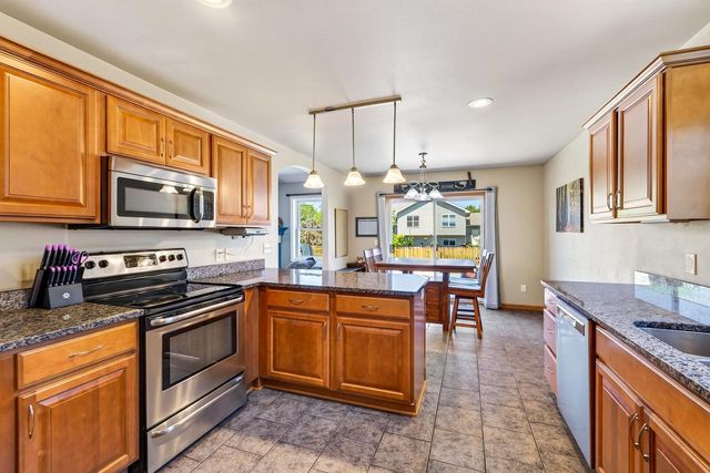 332 Sandridge Trail, Sun Prairie, WI 53590
