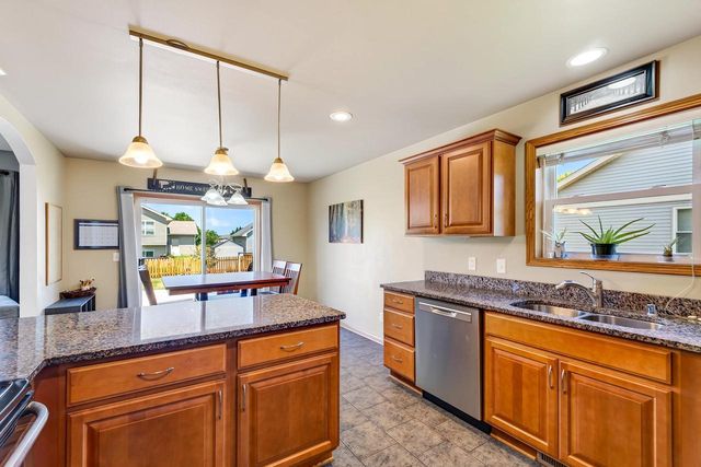 332 Sandridge Trail, Sun Prairie, WI 53590