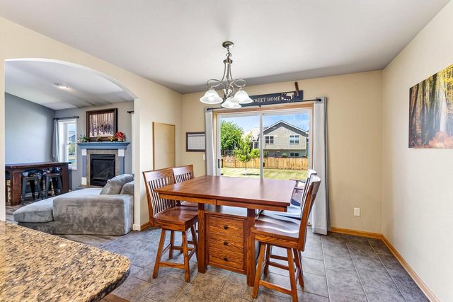 332 Sandridge Trail, Sun Prairie, WI 53590