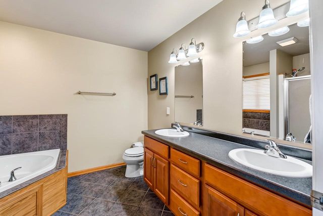 332 Sandridge Trail, Sun Prairie, WI 53590