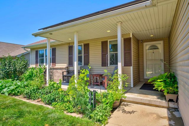 332 Sandridge Trail, Sun Prairie, WI 53590