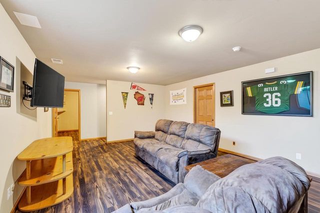 332 Sandridge Trail, Sun Prairie, WI 53590