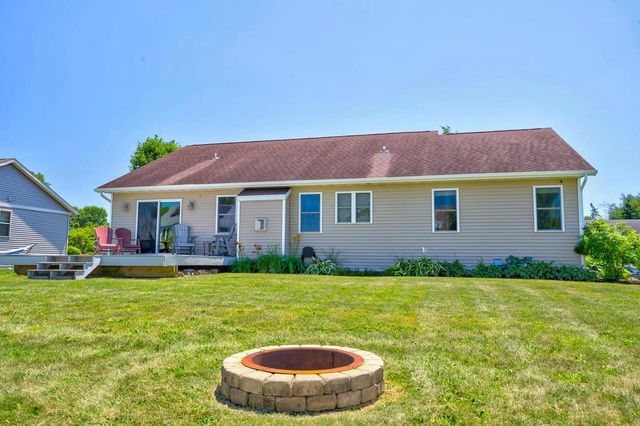 332 Sandridge Trail, Sun Prairie, WI 53590