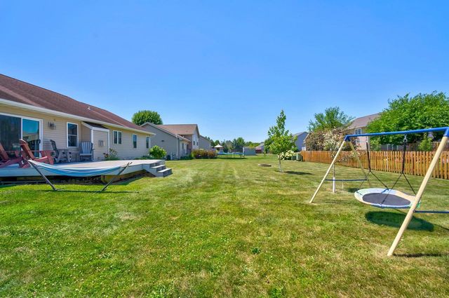 332 Sandridge Trail, Sun Prairie, WI 53590