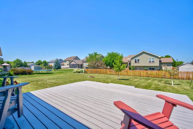 332 Sandridge Trail, Sun Prairie, WI 53590