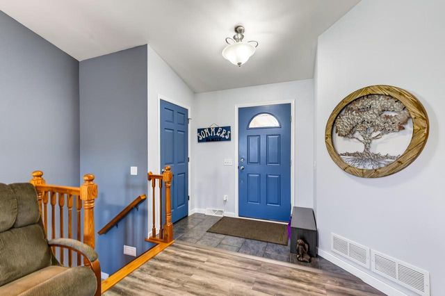 332 Sandridge Trail, Sun Prairie, WI 53590