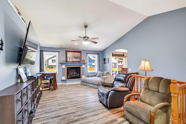 332 Sandridge Trail, Sun Prairie, WI 53590