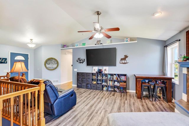 332 Sandridge Trail, Sun Prairie, WI 53590
