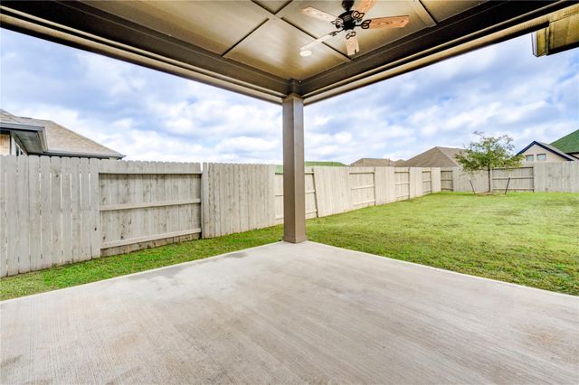 4727 Crest Hill Drive, Manvel, TX 77578