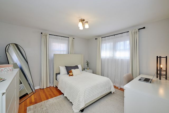 8835 National Avenue, Morton Grove, IL 60053