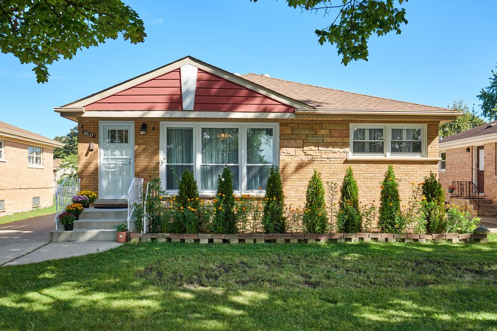 8835 National Avenue, Morton Grove, IL 60053