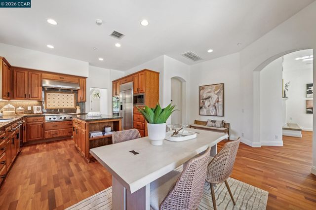 2755 Vernazza Dr, Livermore, CA 94550