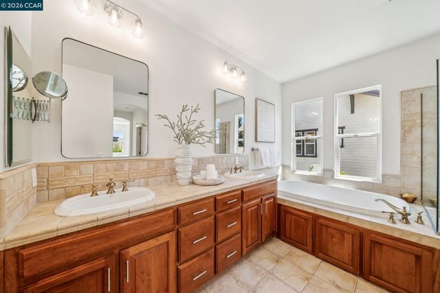 2755 Vernazza Dr, Livermore, CA 94550