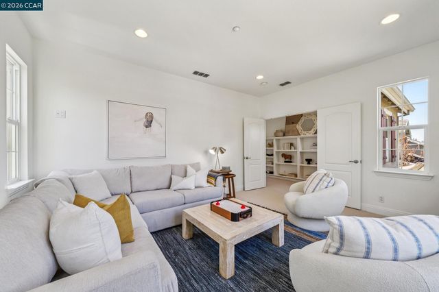 2755 Vernazza Dr, Livermore, CA 94550
