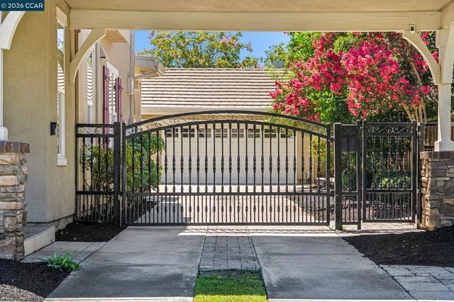 2755 Vernazza Dr, Livermore, CA 94550