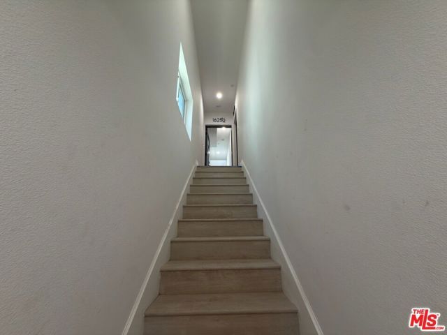 1625 W 37th Place, Los Angeles, CA 90018