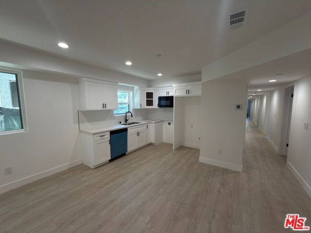 1625 W 37th Place, Los Angeles, CA 90018