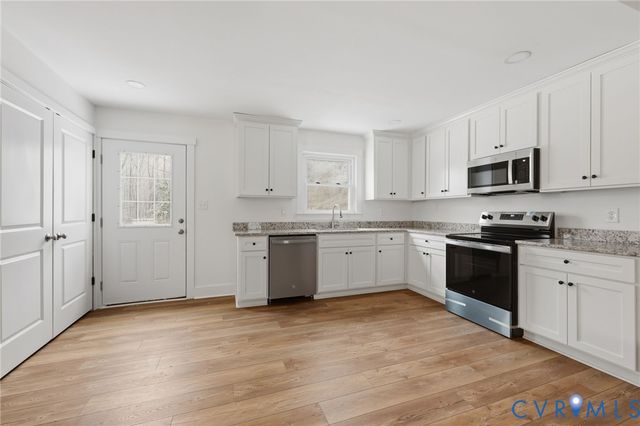 303 Dry Bridge Rd, Farmville, VA 23901