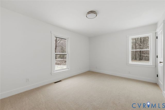 303 Dry Bridge Rd, Farmville, VA 23901