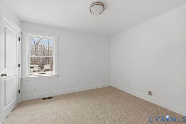 303 Dry Bridge Rd, Farmville, VA 23901