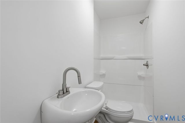 303 Dry Bridge Rd, Farmville, VA 23901