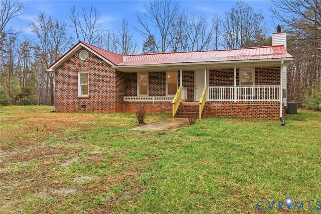 303 Dry Bridge Rd, Farmville, VA 23901