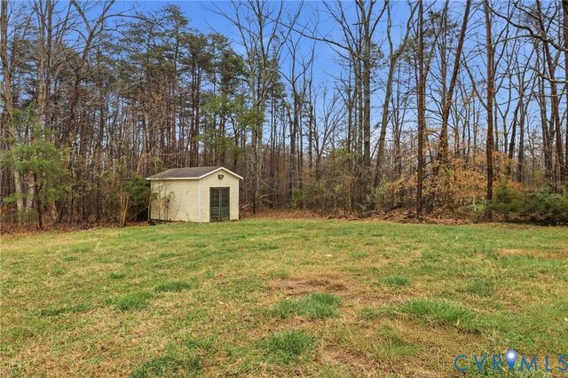303 Dry Bridge Rd, Farmville, VA 23901