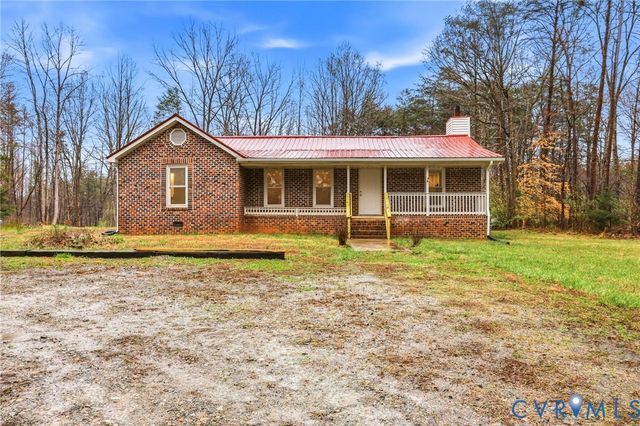 303 Dry Bridge Rd, Farmville, VA 23901
