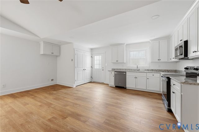 303 Dry Bridge Rd, Farmville, VA 23901