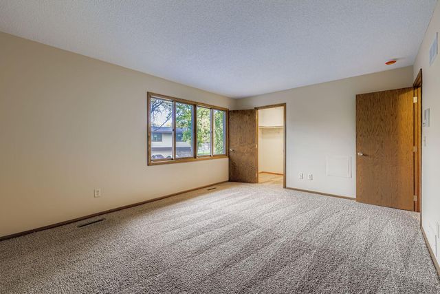 5509 Hyland Courts Drive, Bloomington, MN 55437