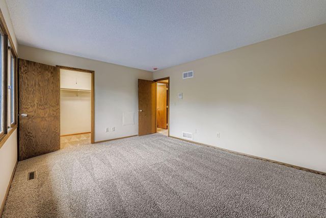 5509 Hyland Courts Drive, Bloomington, MN 55437