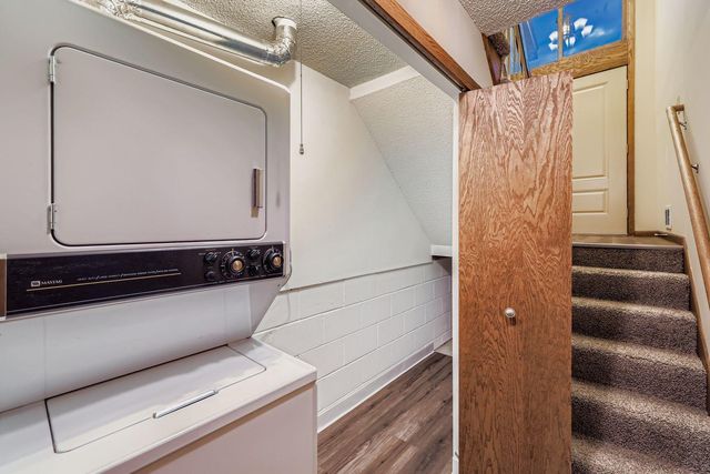 5509 Hyland Courts Drive, Bloomington, MN 55437